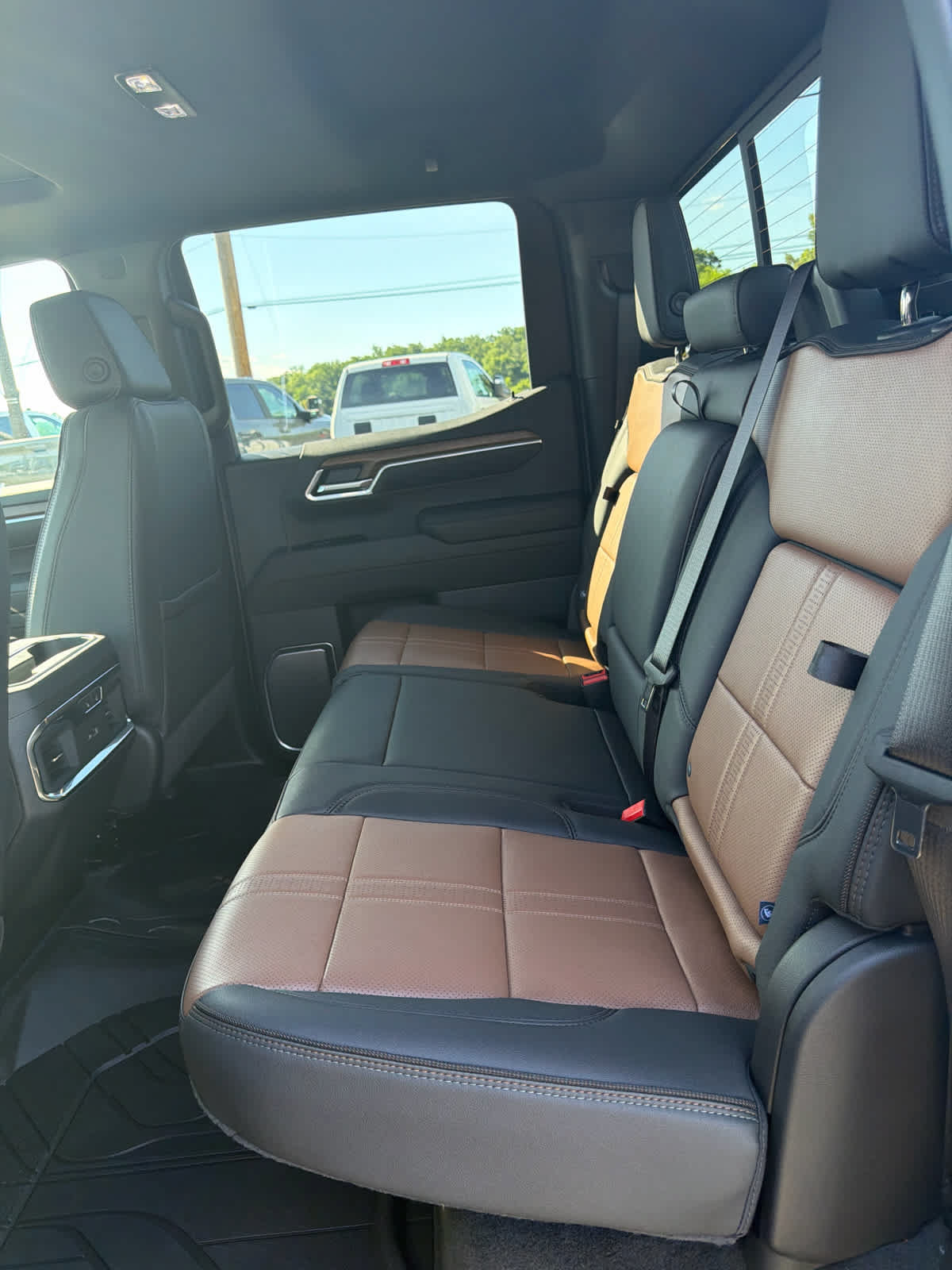 New 2026 Chevrolet Silverado 1500 High Country AWD/4WD image 12