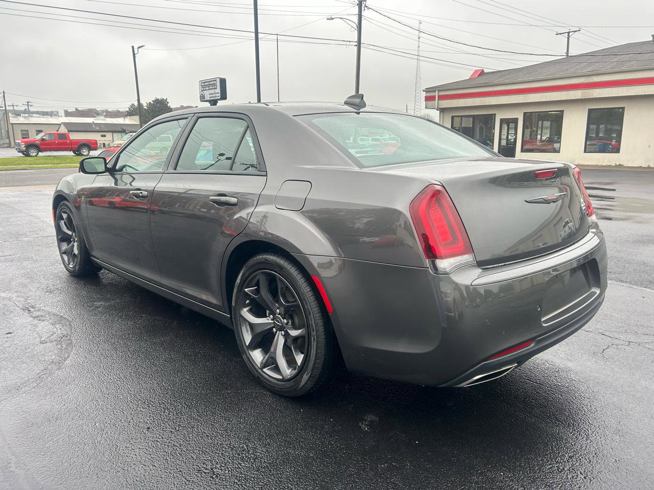 Used 2023 Chrysler 300 S RWD image 7