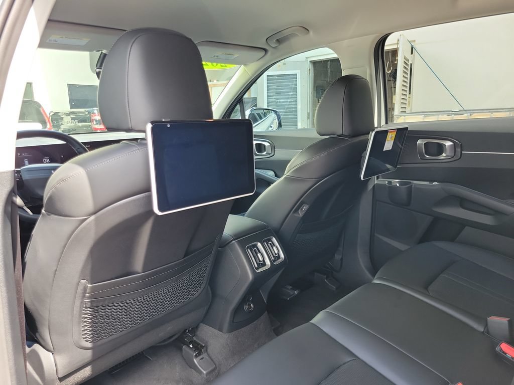 Certified 2026 Kia Sorento S FWD image 11
