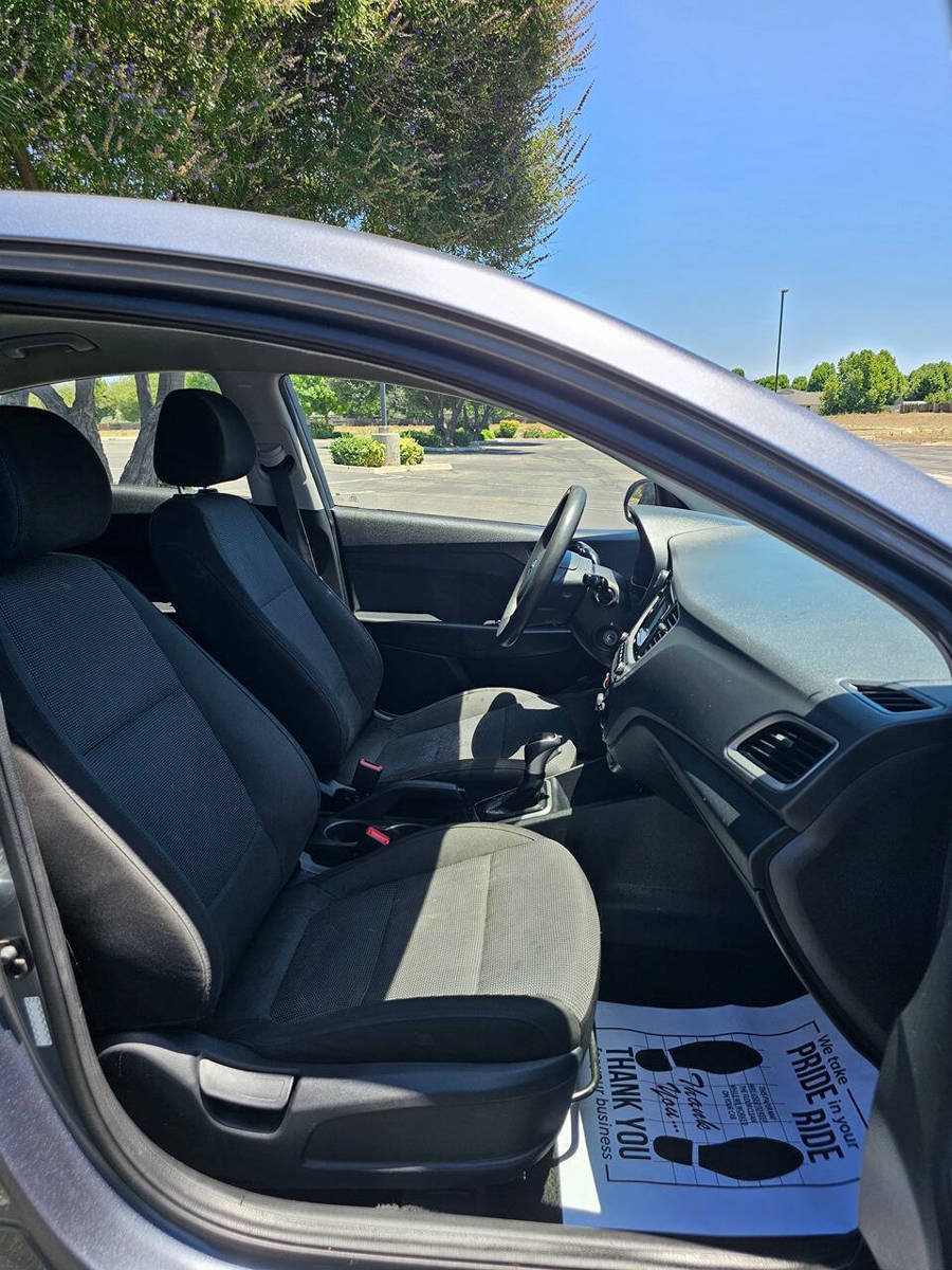 Used 2020 Hyundai Accent SE FWD image 11