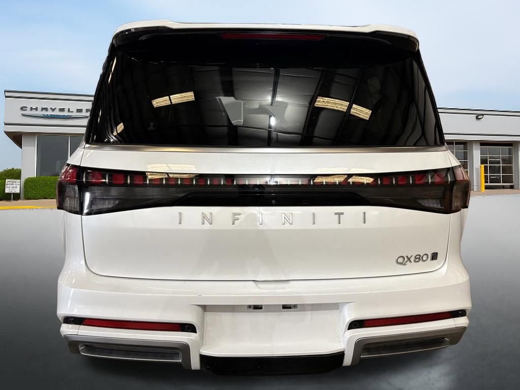 Used 2025 INFINITI QX80 Sensory image 4
