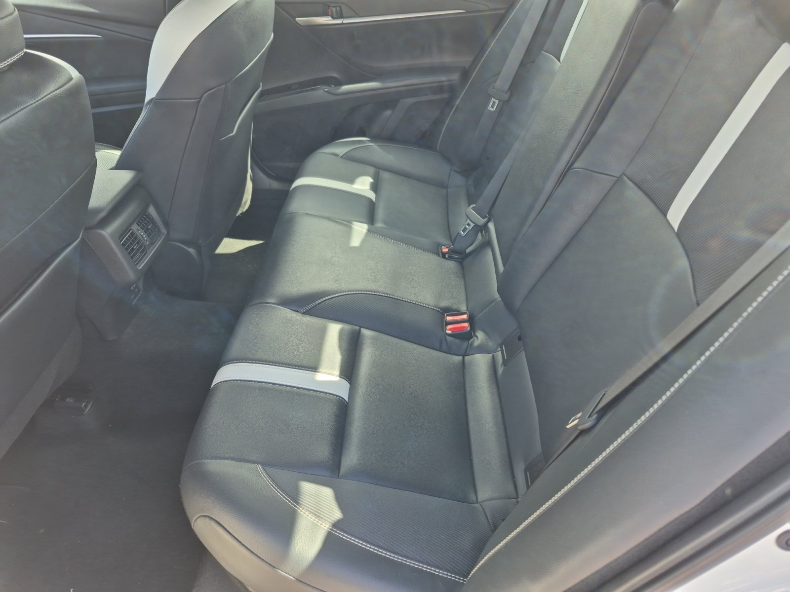 Used 2025 Toyota Camry SE FWD image 20