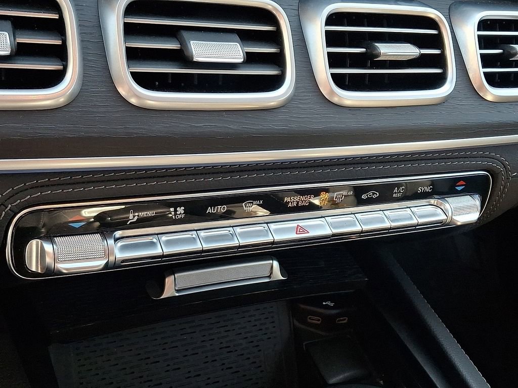 Used 2024 Mercedes-Benz GLS 450 4MATIC image 17