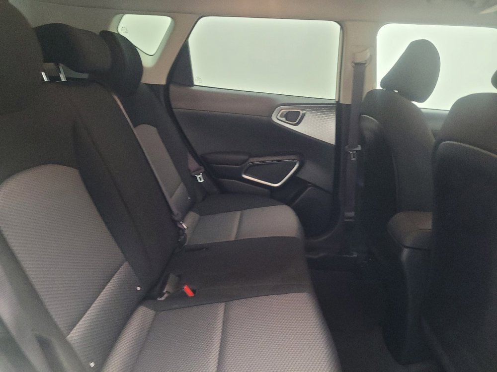 Used 2025 Kia Soul LX w/ LX Technology Package image 19