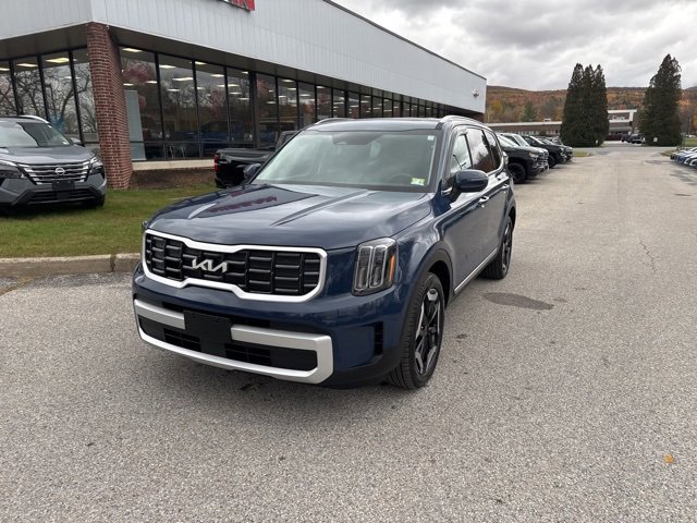 Used 2025 Kia Telluride S image 4