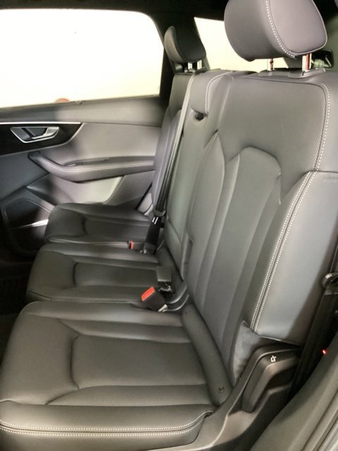 New 2025 Audi Q7 3.0T Prestige image 9