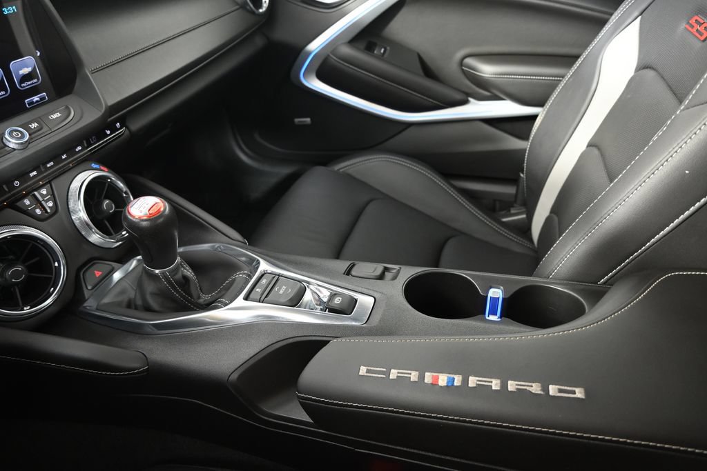 Used 2018 Chevrolet Camaro SS RWD image 33
