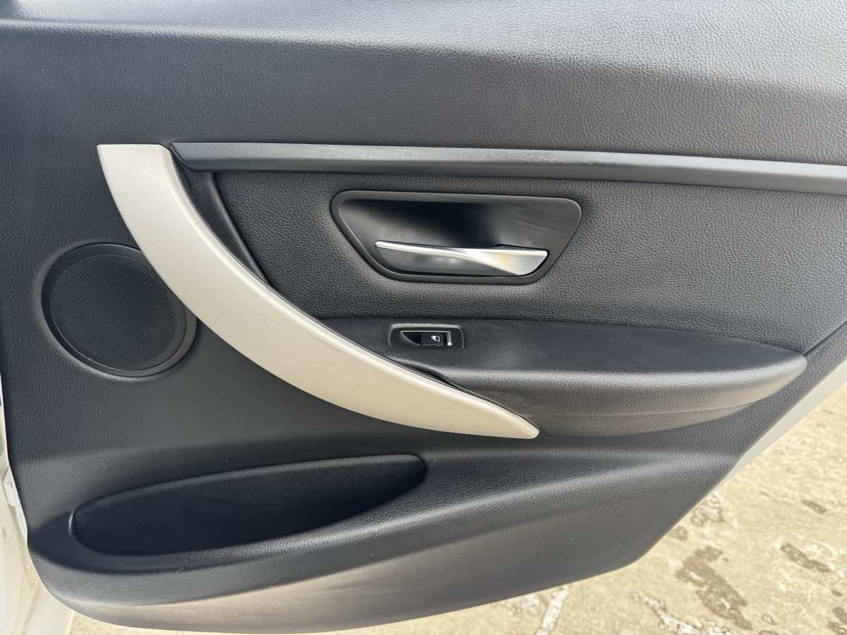 Used 2018 BMW 320i Sedan image 23