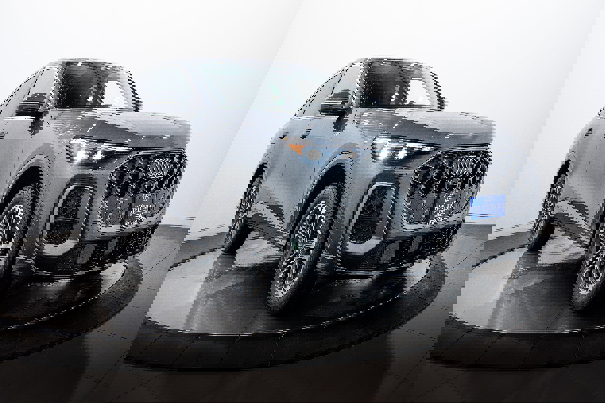 Certified 2025 Audi Q5 Premium Plus w/ Premium Plus image 2