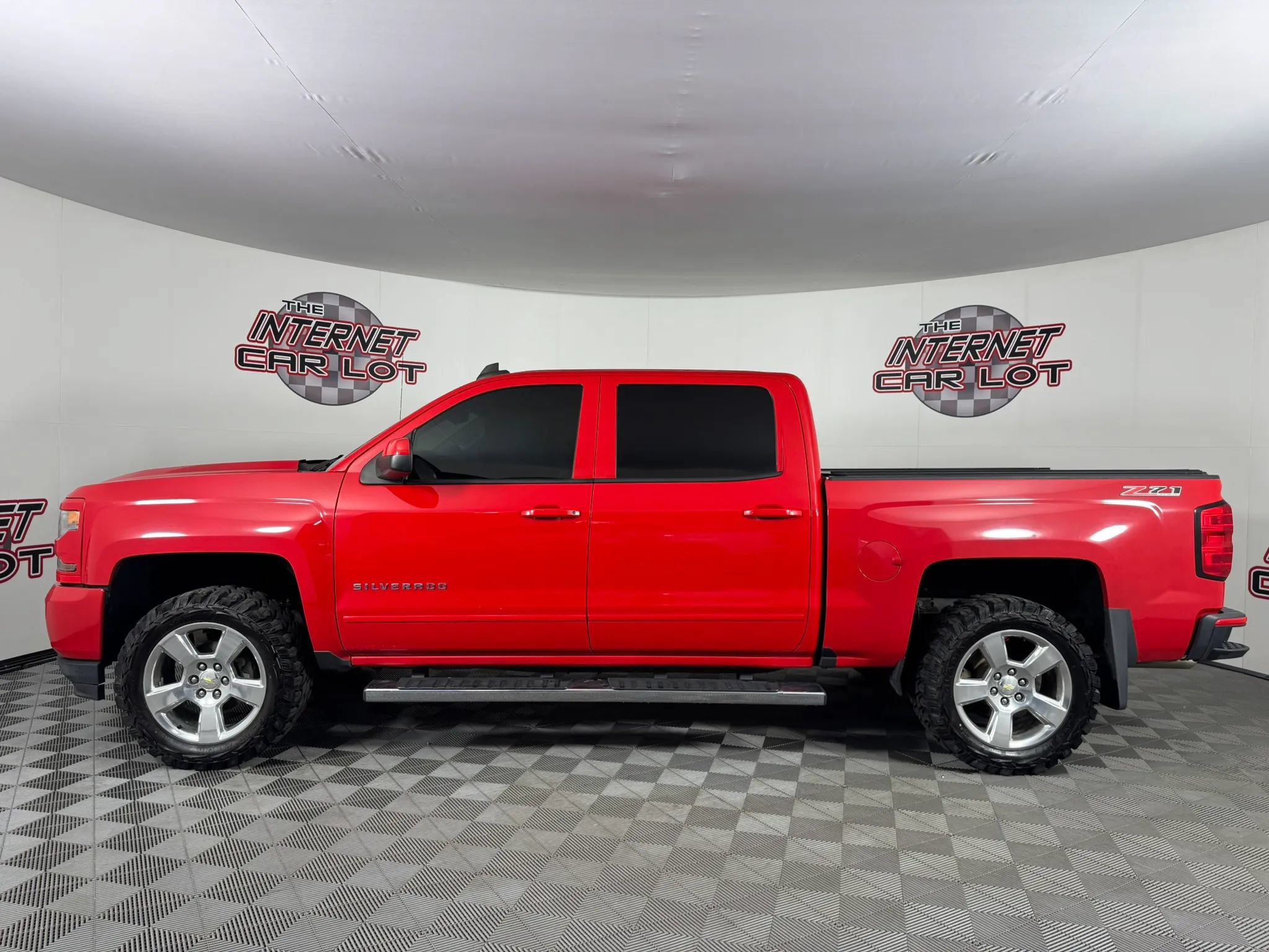 Used 2018 Chevrolet Silverado 1500 LT w/ All Star Edition AWD/4WD image 4