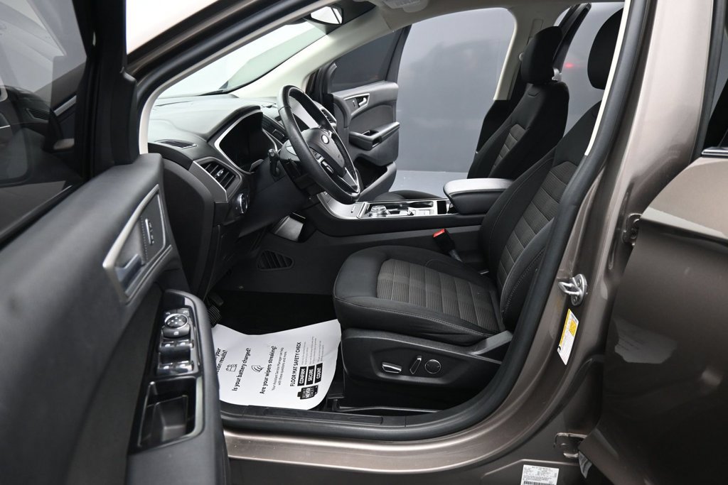 Used 2019 Ford Edge SEL AWD/4WD image 17