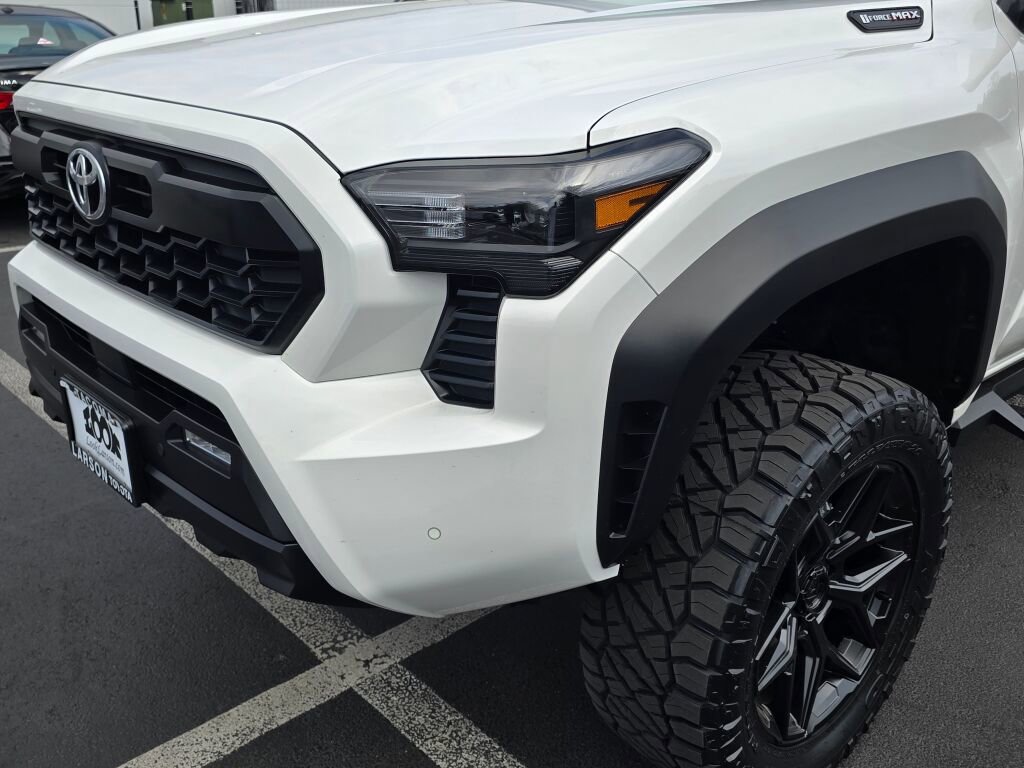 Used 2024 Toyota Tacoma TRD Off-Road image 11