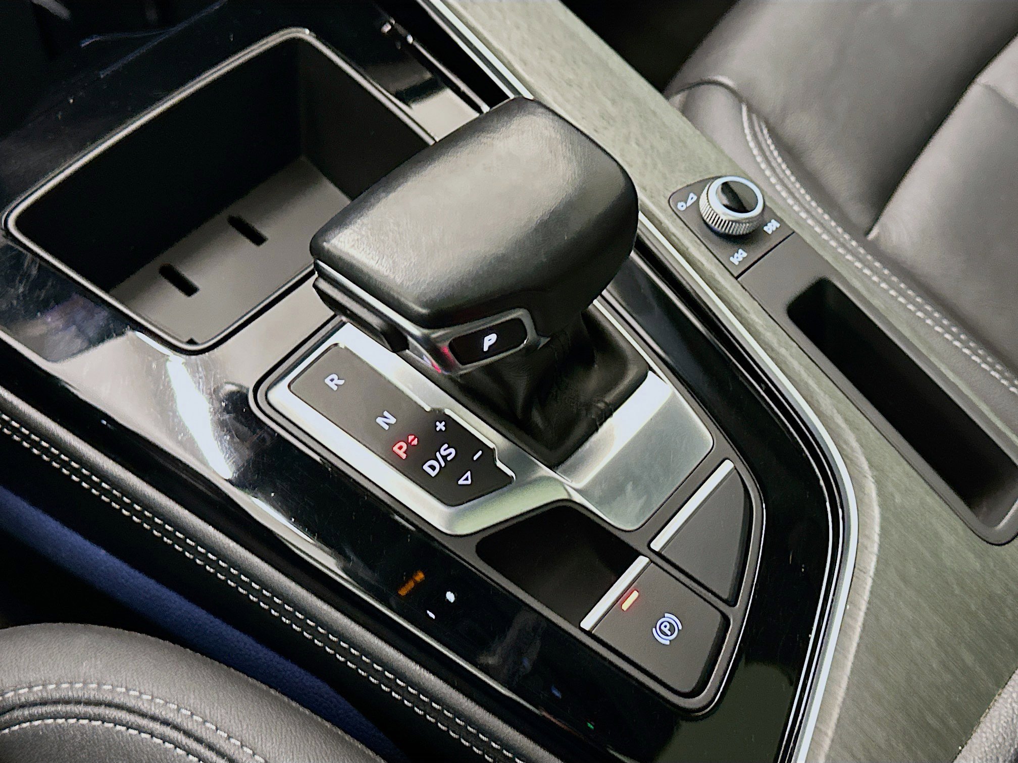 Used 2022 Audi A4 2.0T Premium Plus w/ Premium Plus Package image 25