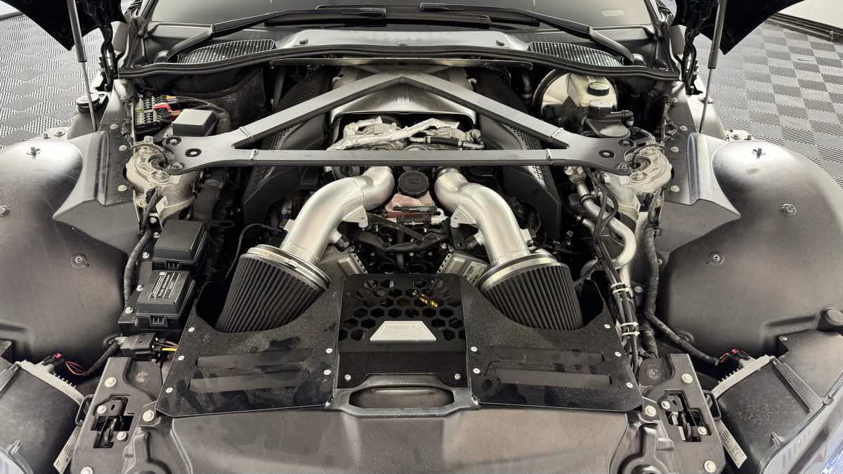 Used 2022 Aston Martin V8 Vantage Coupe RWD image 29