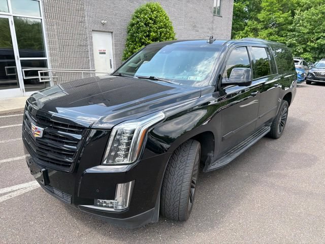 Used 2016 Cadillac Escalade ESV Luxury AWD/4WD image 2