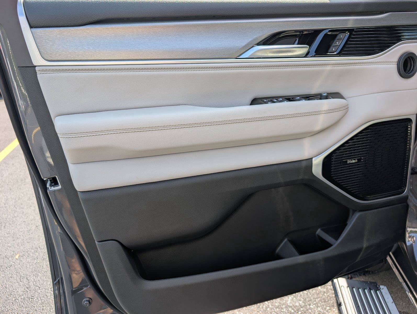 New 2026 Jeep Grand Wagoneer Limited AWD/4WD image 19