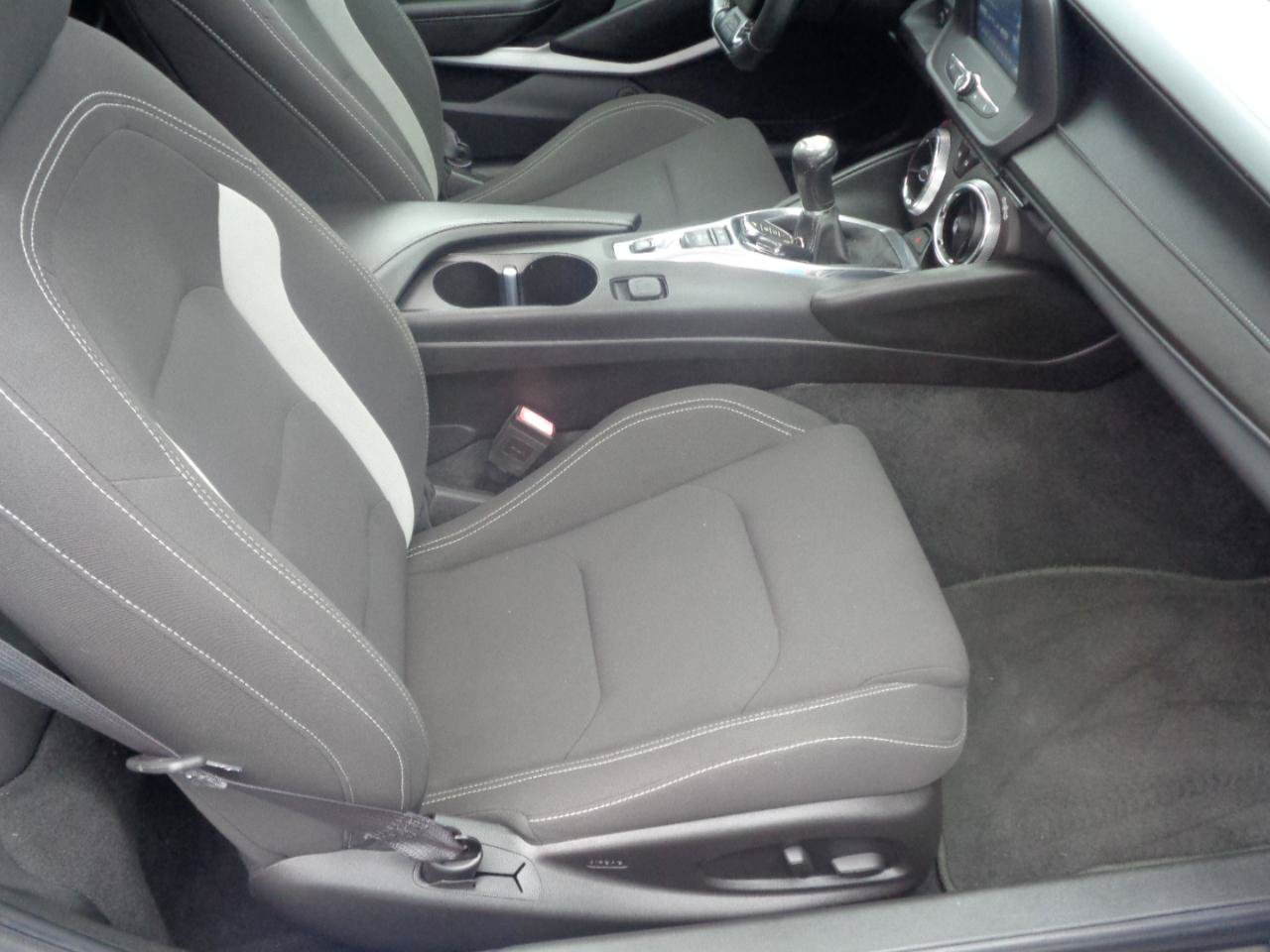Used 2017 Chevrolet Camaro LT RWD image 6