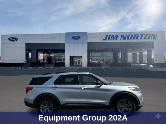 Used 2024 Ford Explorer XLT w/ Equipment Group 202A AWD/4WD image 3