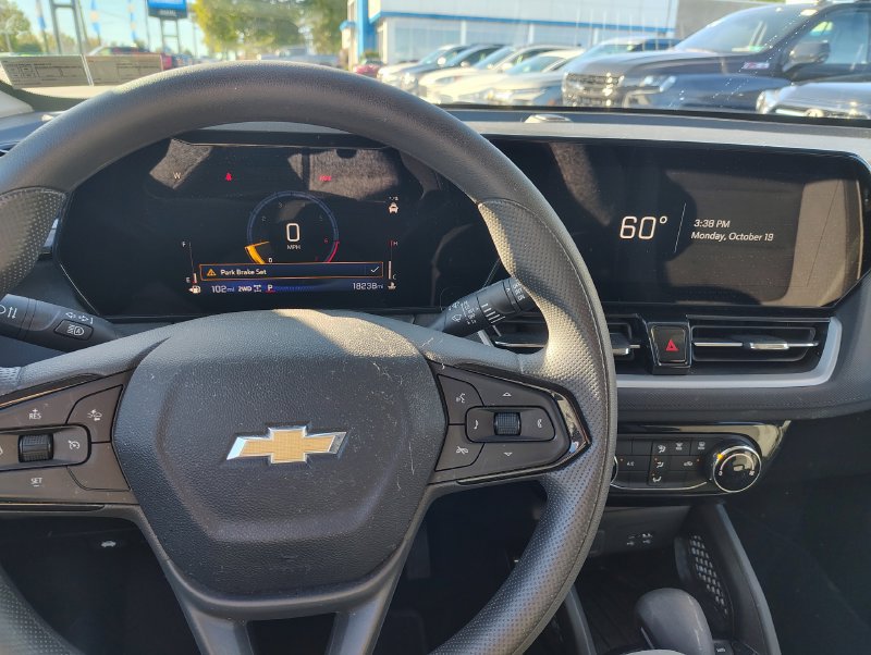 Used 2024 Chevrolet TrailBlazer LT AWD/4WD image 8