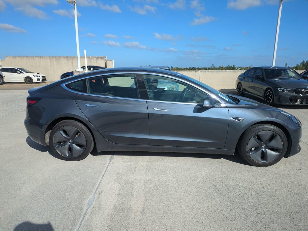 Used 2018 Tesla Model 3 Long Range image 4