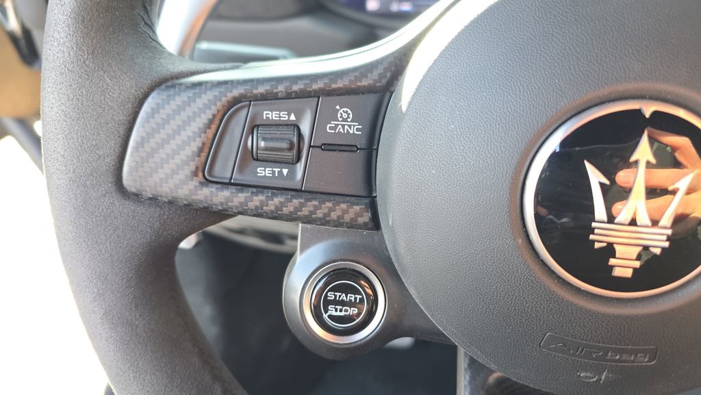 Used 2022 Maserati MC20 Coupe image 25