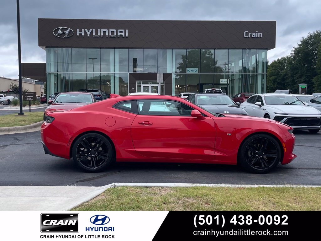 Used 2018 Chevrolet Camaro LT RWD image 1