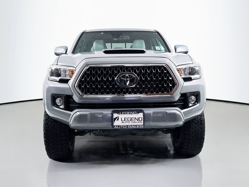 Used 2019 Toyota Tacoma TRD Sport w/ Exterior Package AWD/4WD image 2
