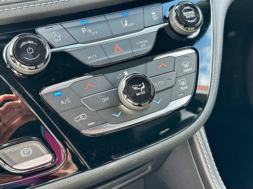 New 2027 Chrysler Pacifica Limited FWD image 21
