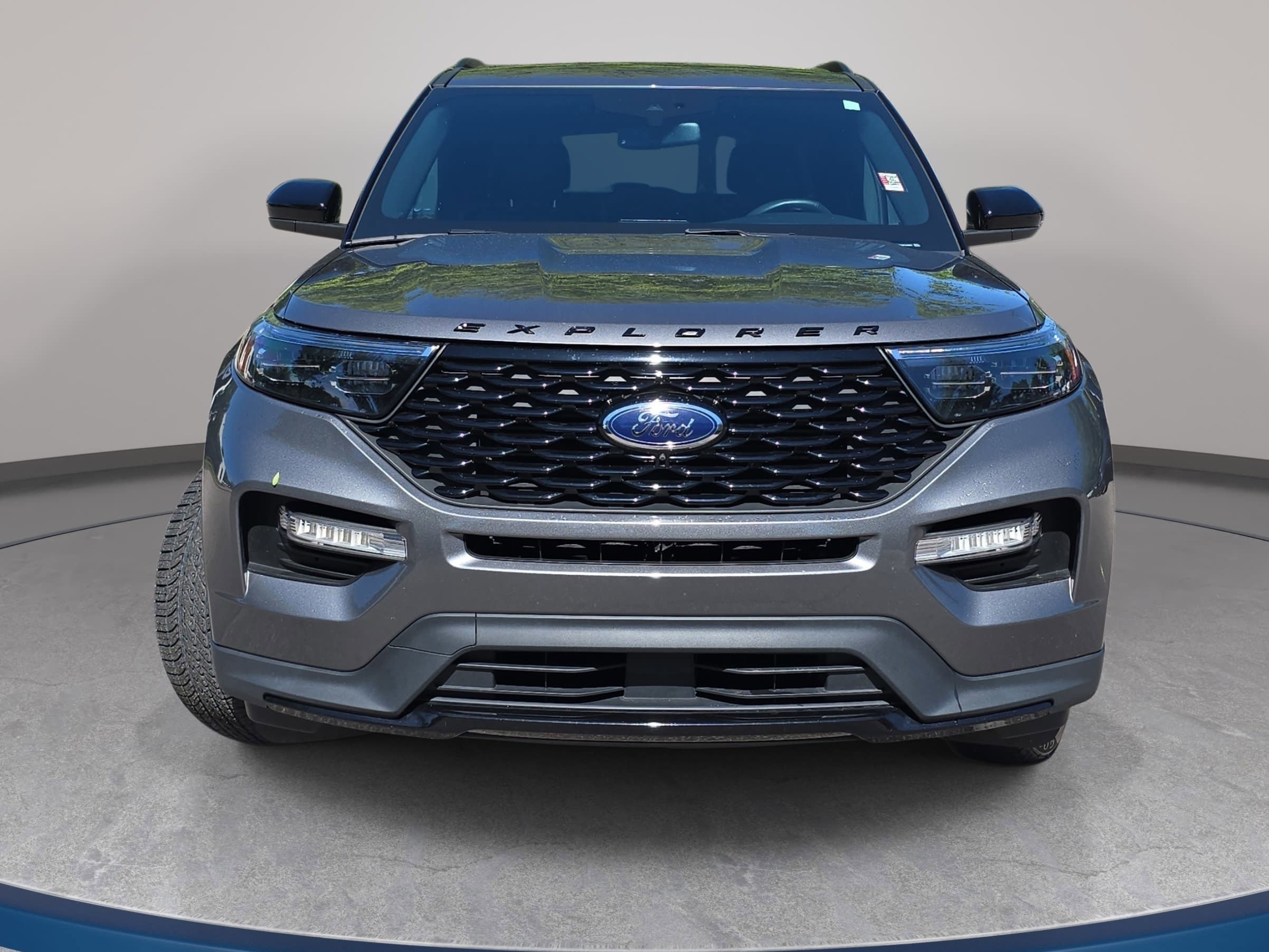 Used 2023 Ford Explorer ST-Line AWD/4WD image 2