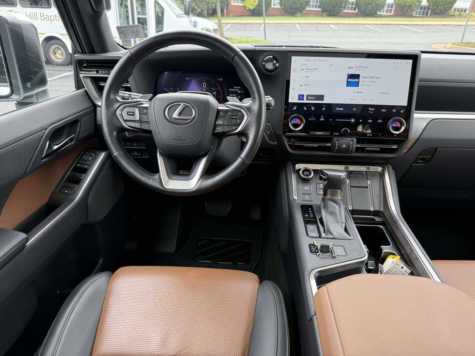 Used 2024 Lexus GX 550 w/ Accessory Package (Z1) AWD/4WD image 8