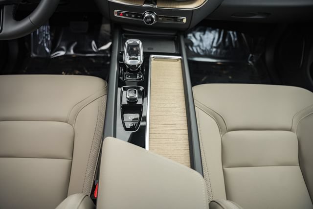 New 2026 Volvo XC60 T8 Plus w/ Climate Package AWD/4WD image 30