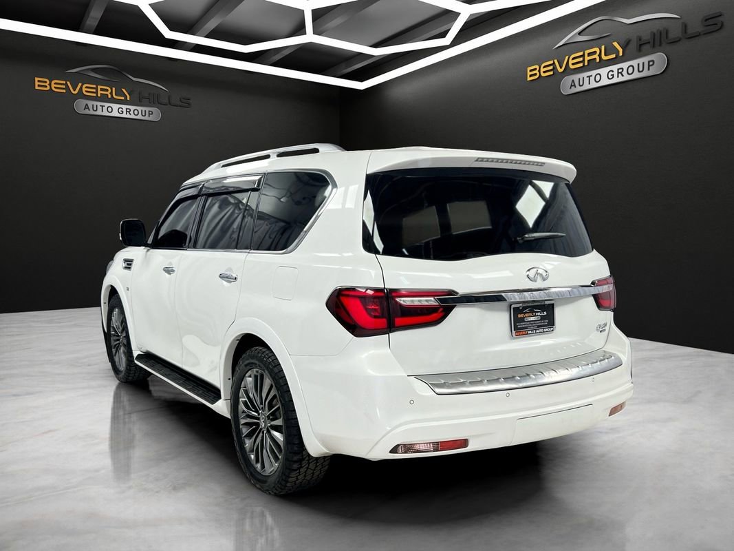 Used 2018 INFINITI QX80 4WD w/ Deluxe Technology Package image 3
