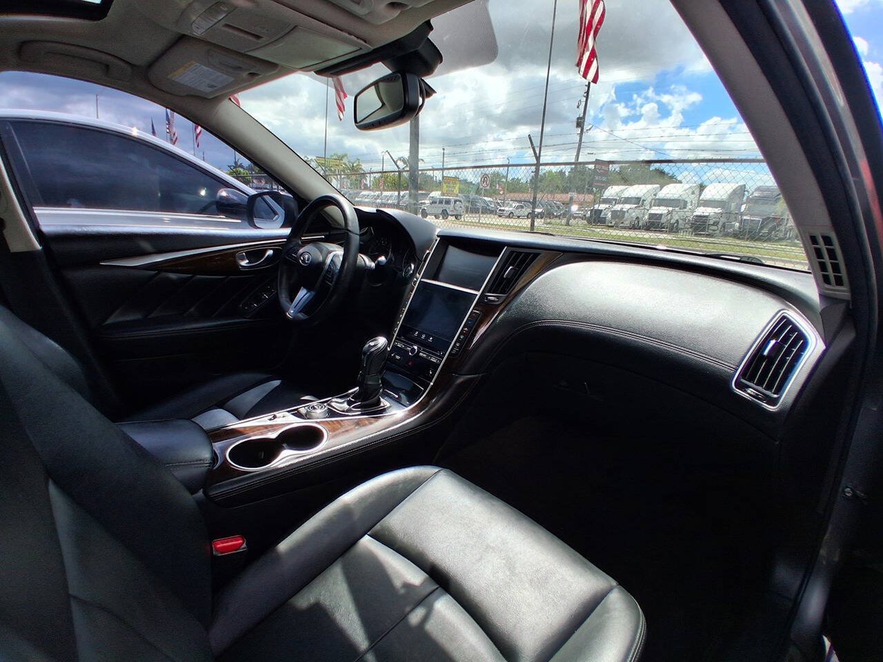 Used 2019 INFINITI Q50 Luxe w/ Essential Package (3.0T Luxe) RWD image 11