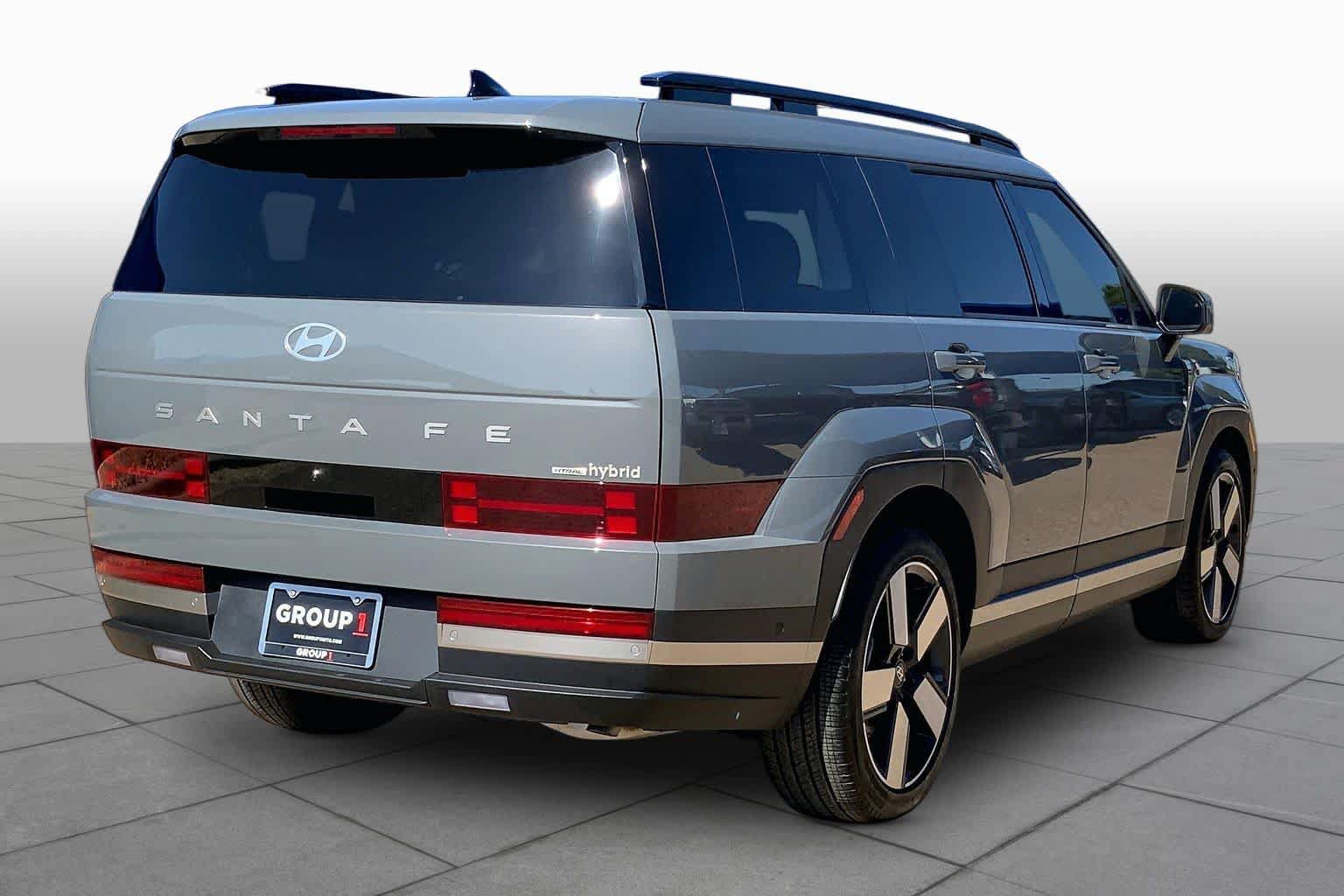 Used 2025 Hyundai Santa Fe Limited AWD/4WD image 13