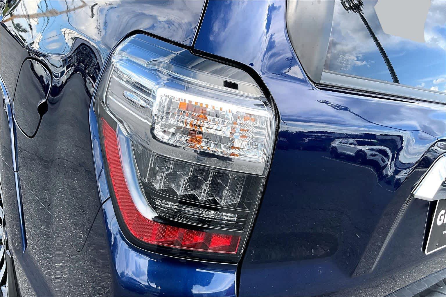 Used 2023 Toyota 4Runner Limited AWD/4WD image 29