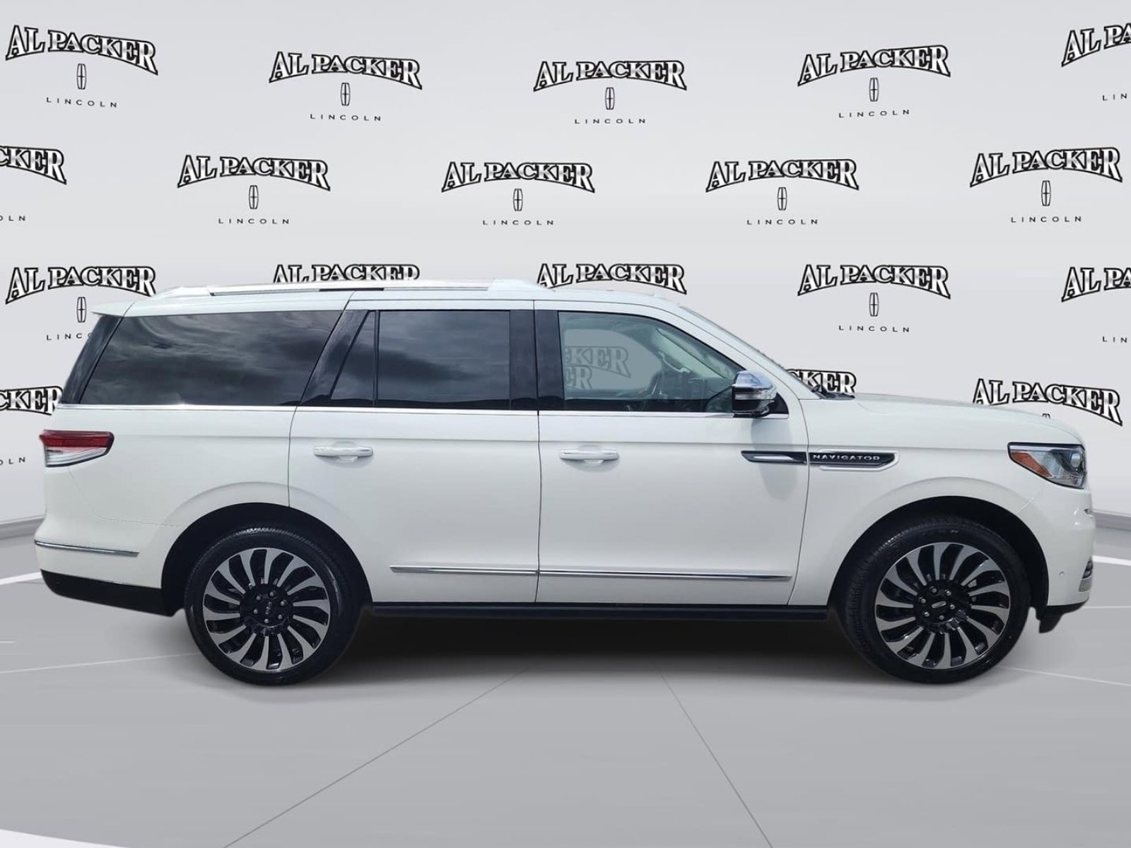 Used 2023 Lincoln Navigator Black Label image 6