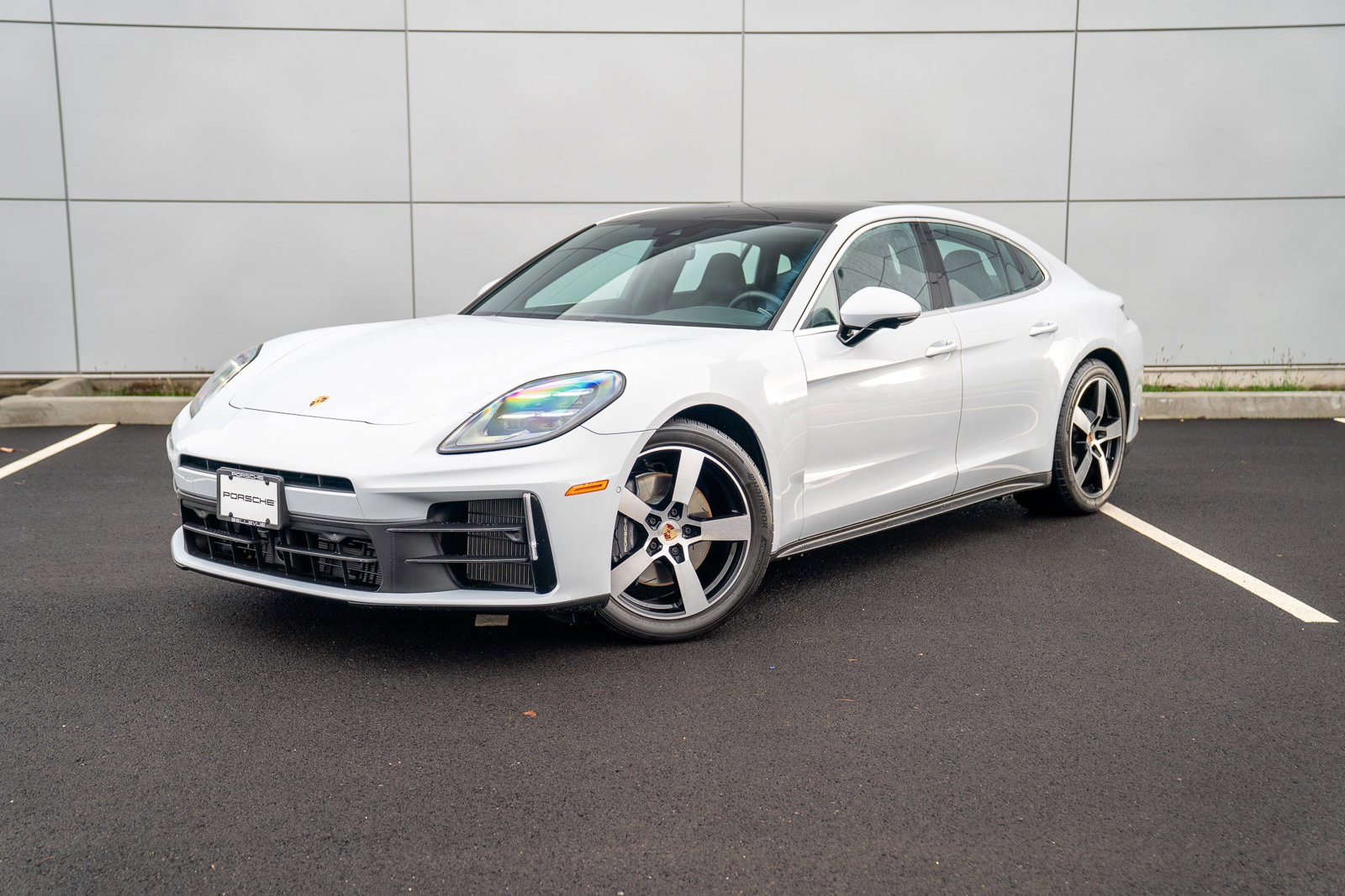 Used 2025 Porsche Panamera 4 image 1