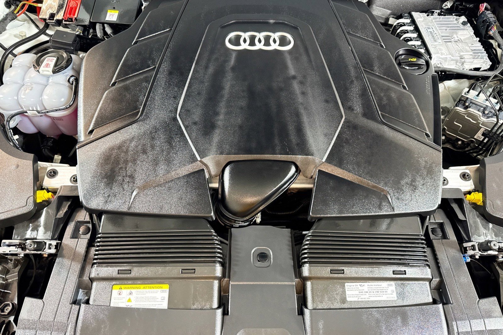 Used 2025 Audi Q8 Premium w/ Black Optic Package image 29