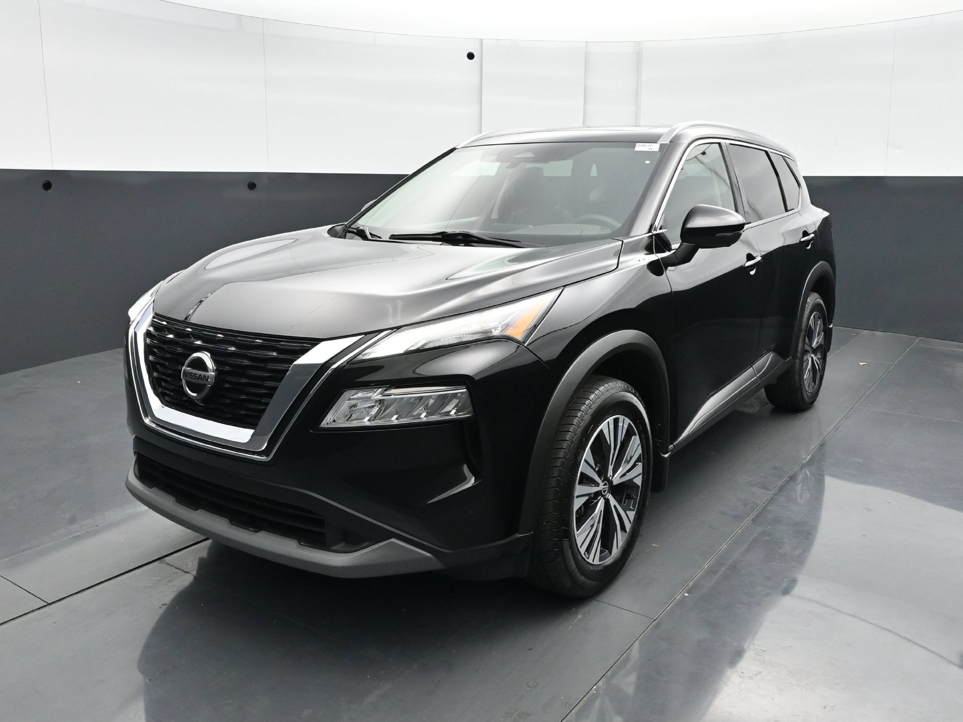 Used 2021 Nissan Rogue SV AWD/4WD image 1