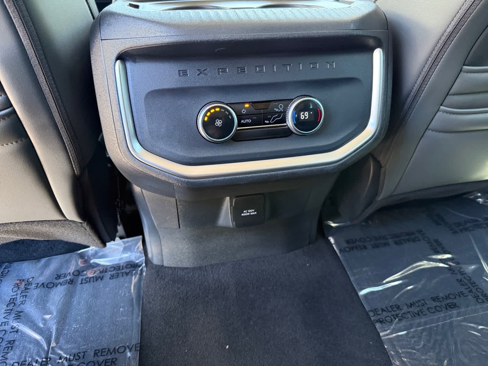 Used 2025 Ford Expedition Max Active AWD/4WD image 16