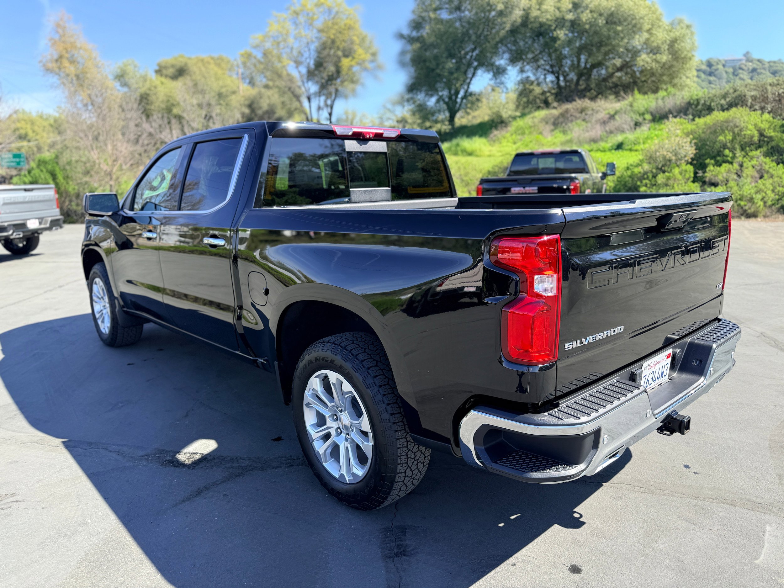 Used 2023 Chevrolet Silverado 1500 LTZ w/ LTZ Premium Package image 8