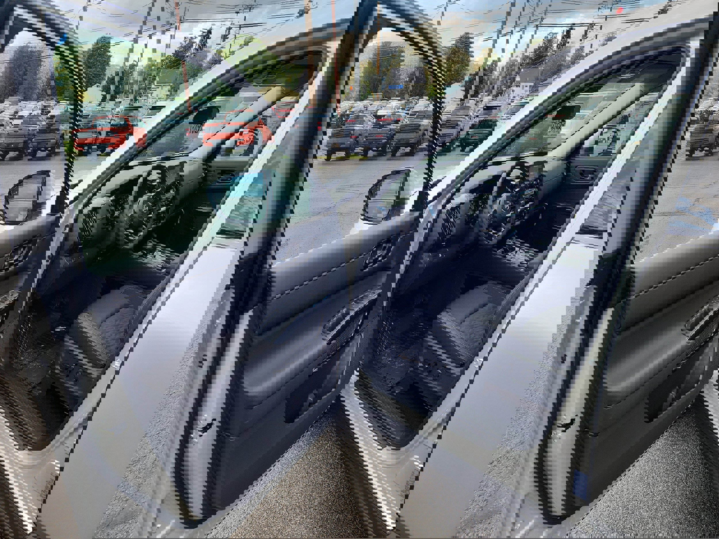 New 2025 Nissan Pathfinder SV w/ Black Appearance Package image 10