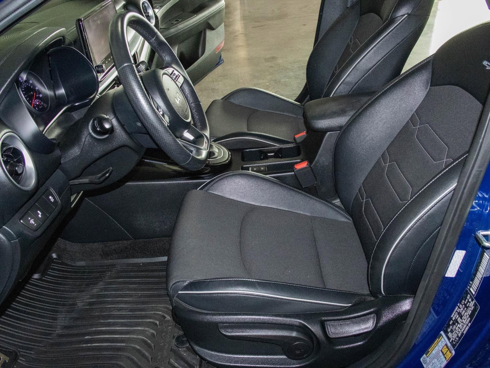 Used 2024 Kia Forte GT-Line w/ GT-Line Premium Package image 8