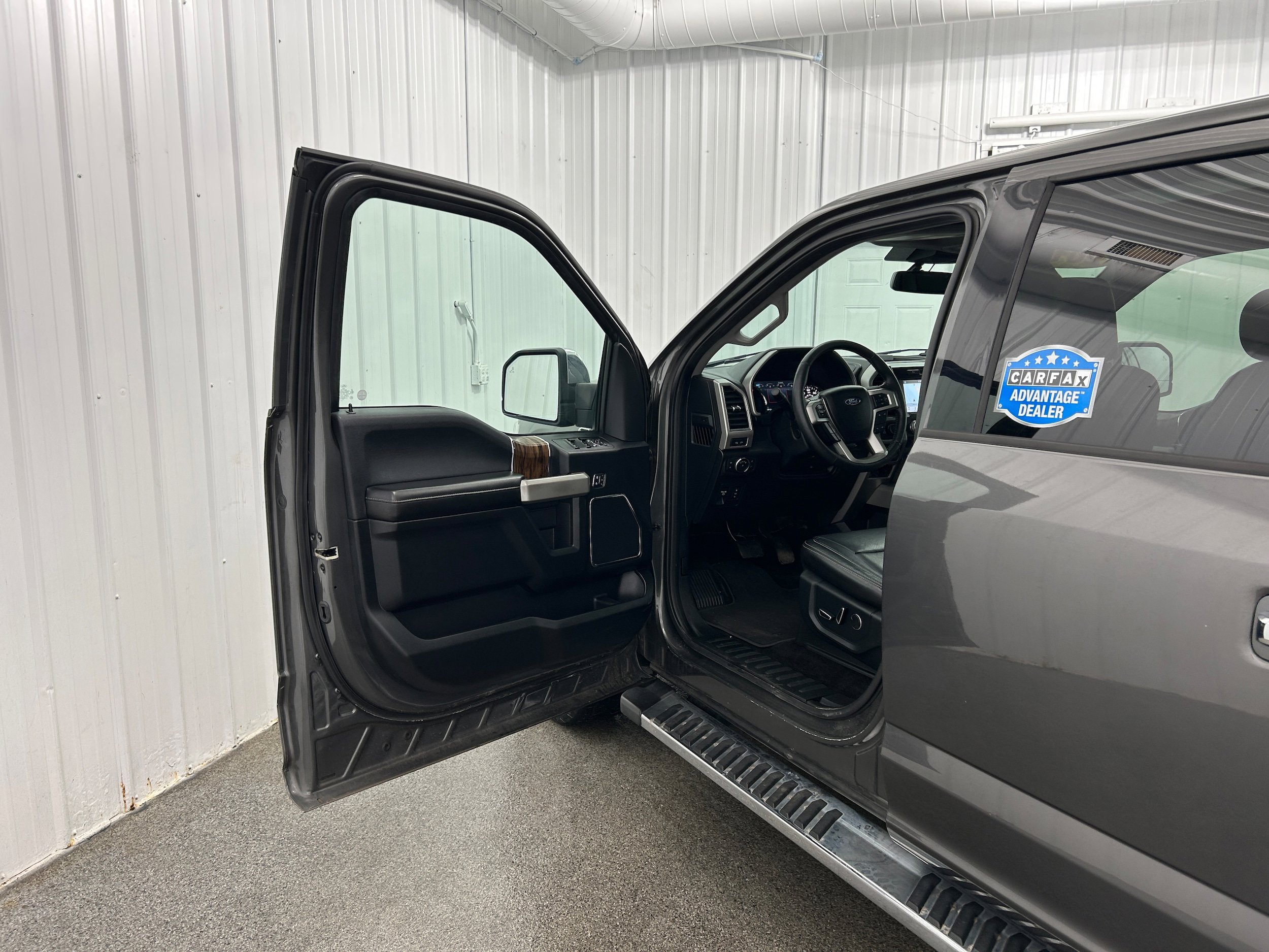 Used 2018 Ford F150 Lariat w/ Equipment Group 502A Luxury AWD/4WD image 25