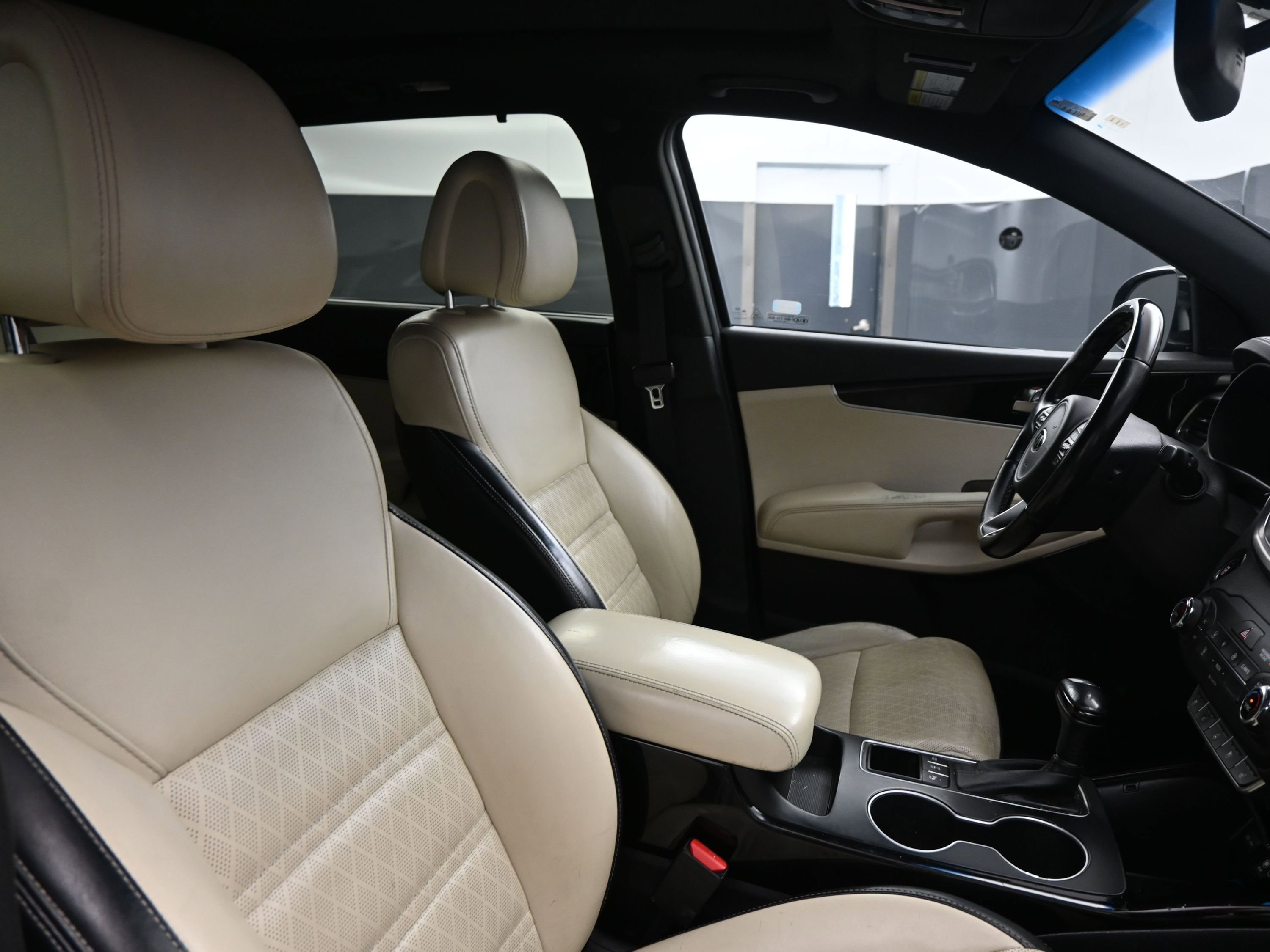 Used 2016 Kia Sorento SX image 21