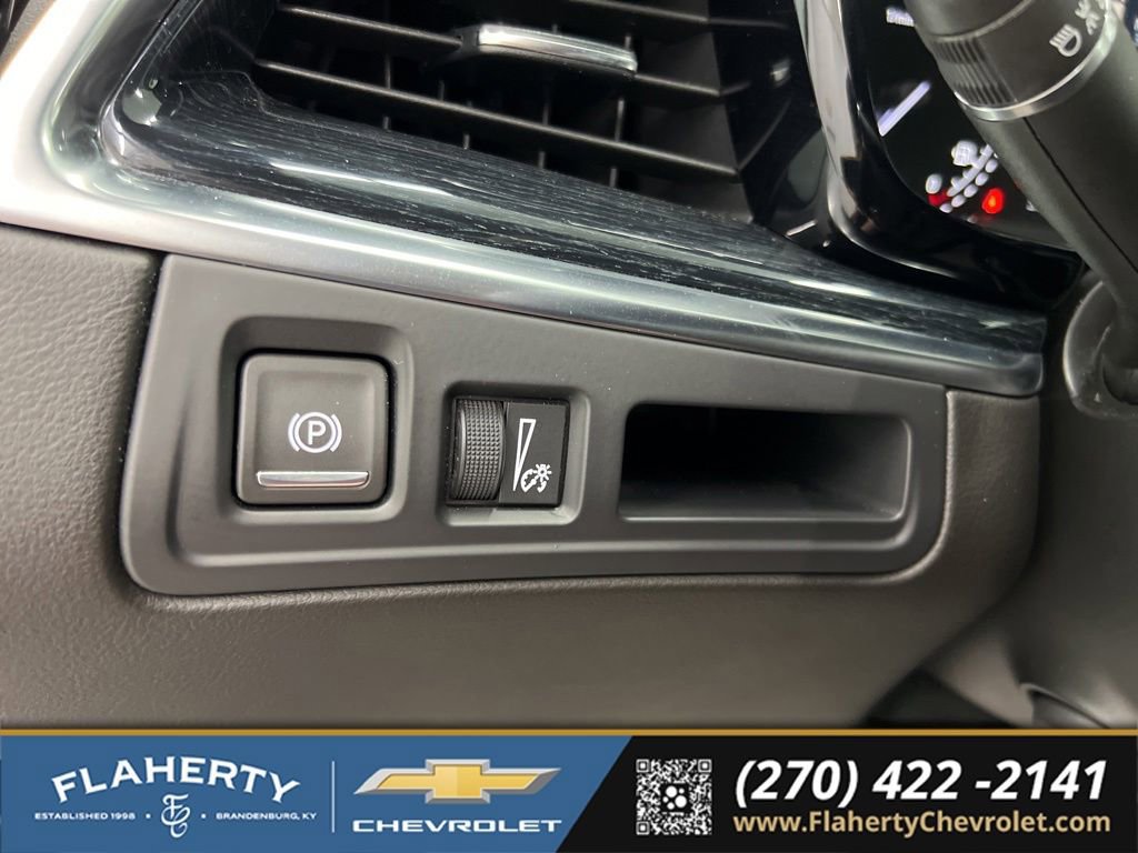 Used 2025 Cadillac XT5 Premium Luxury w/ LPO, Floor Liner Package AWD/4WD image 25