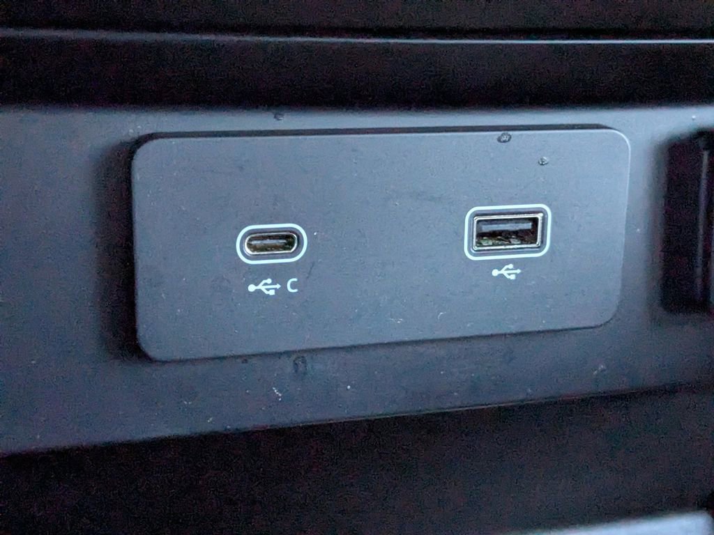 Used 2023 Land Rover Defender 110 V8 image 22