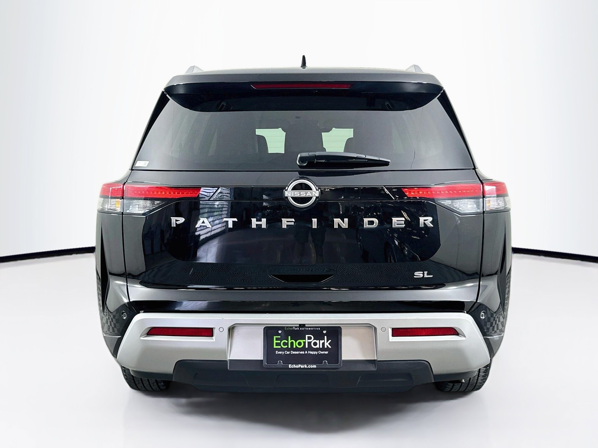 Used 2025 Nissan Pathfinder SL FWD image 7