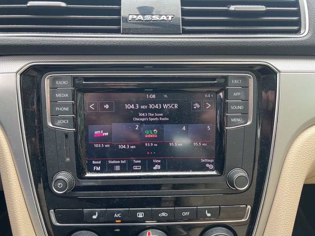 Used 2019 Volkswagen Passat 2.0T Wolfsburg w/ Wheels & Sunroof Package FWD image 28