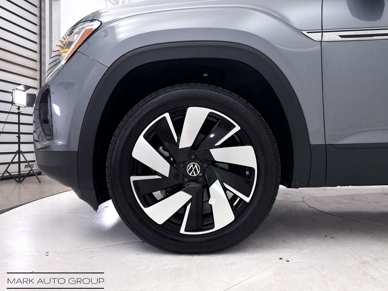 Used 2024 Volkswagen Atlas Cross Sport SE AWD/4WD image 12
